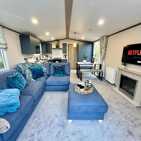 Ash With Free Hot Tub And Parking * York