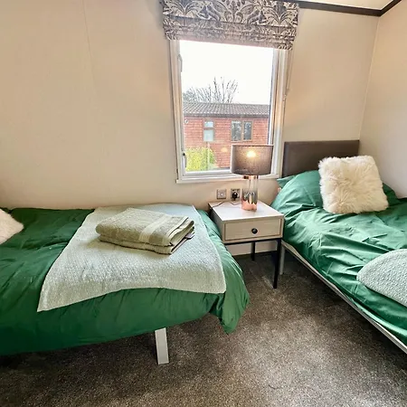 Ash With Free Hot Tub And Parking * York