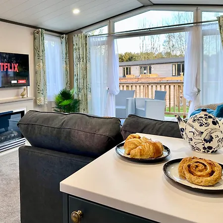 Apartman Ash With Free Hot Tub And Parking *