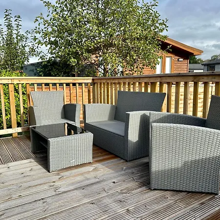 Ash With Free Hot Tub And Parking Apartman *